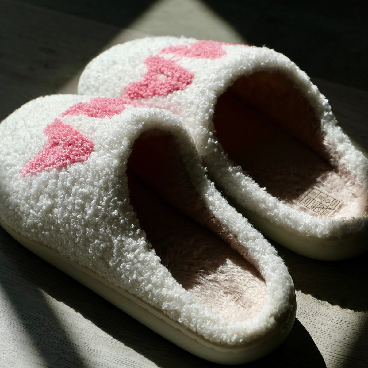 White Night Owl Pyjamas Super Mama sherpa slippers with pink heart patterns