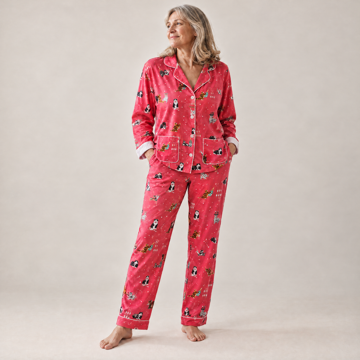 Cotton flannel pyjama shirt with two matching patch pockets on the lower front and contrast piping